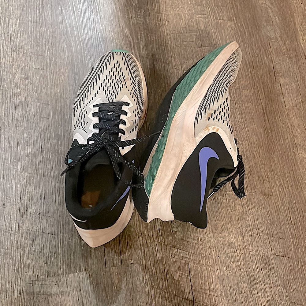 Nike Tennis Shoes